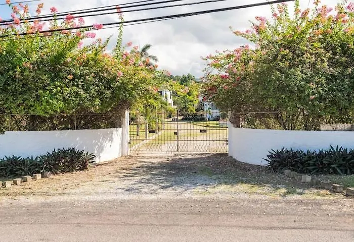 Apartment Ginger Mango Garden Cottage - Beach-5Min Drive, 1 Hr Montego Bay, 25 Mins Ocho Rios Runaway Bay