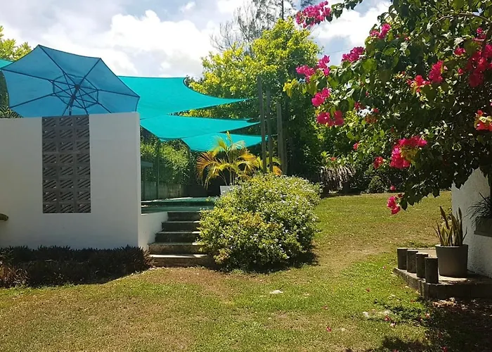 Ginger Mango Garden Cottage - Beach-5Min Drive, 1 Hr Montego Bay, 25 Mins Ocho Rios