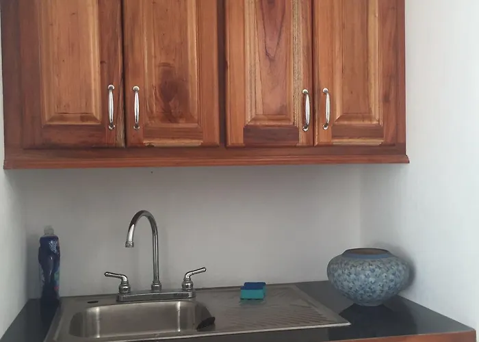 Ginger Mango Garden Cottage - Beach-5Min Drive, 1 Hr Montego Bay, 25 Mins Ocho Rios